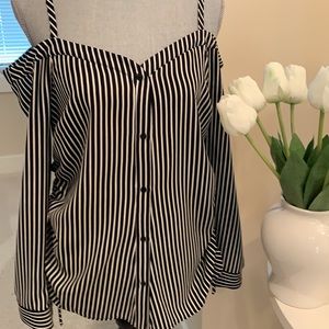 Bar lll long sleeve cold shoulder top